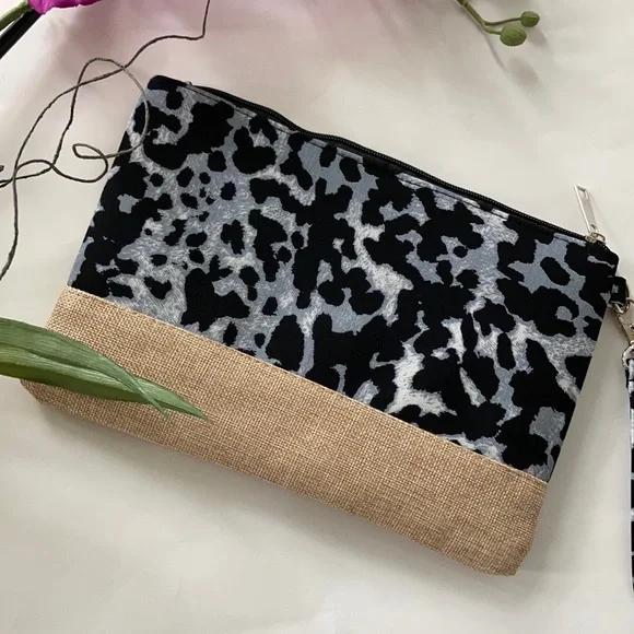 Animal Print Wristlet/Cosmetic Bag - Picture 3 of 5